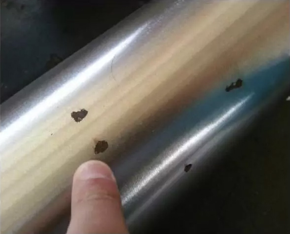 陶瓷網(wǎng)紋輥表面鼓包問題